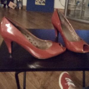 High Heeled pumps